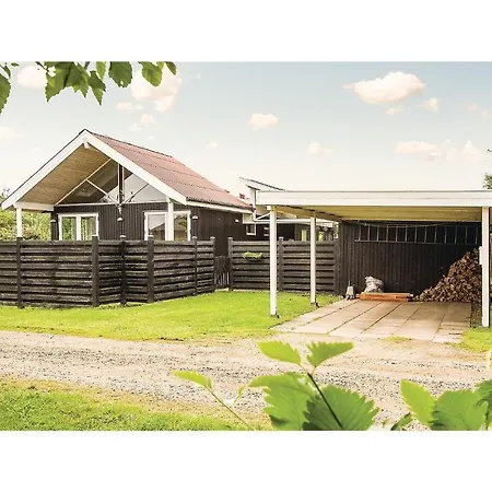 Three-bedroom Holiday In Juelsminde *