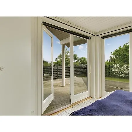 Three-bedroom Holiday In Juelsminde *